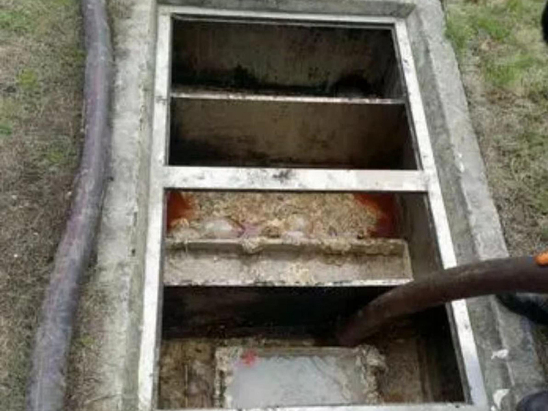 龙子湖隔油池清理